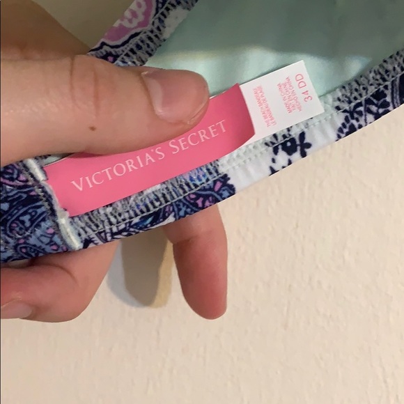 Victoria’s Secret bikini top - Picture 3 of 6